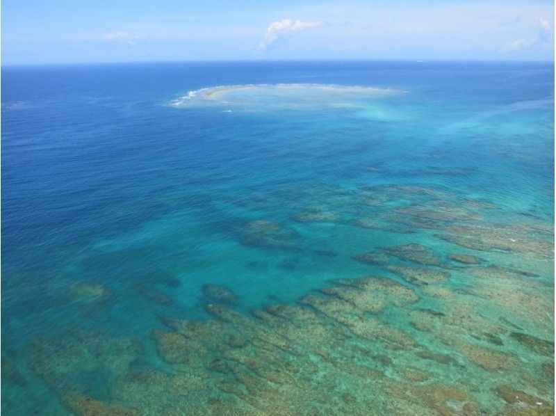 当日予約OK！【沖縄/嘉手納】水平線に沈む夕日を追いかける気分。サンセットカヤックツアー！の紹介画像