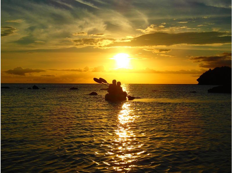 沖縄/嘉手納　サンセット＆マングローブカヤック♪《当日予約OK・2歳参加可・撮影無料・ｽﾏﾎｹｰｽ貸出・温水シャワーあり》の紹介画像