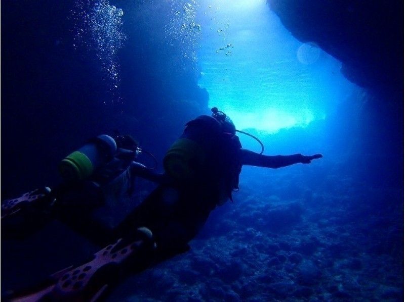 [船很有可能去藍洞！ ]包租船上的藍色洞穴潛水|帶有拍攝及整個圖像の紹介画像
