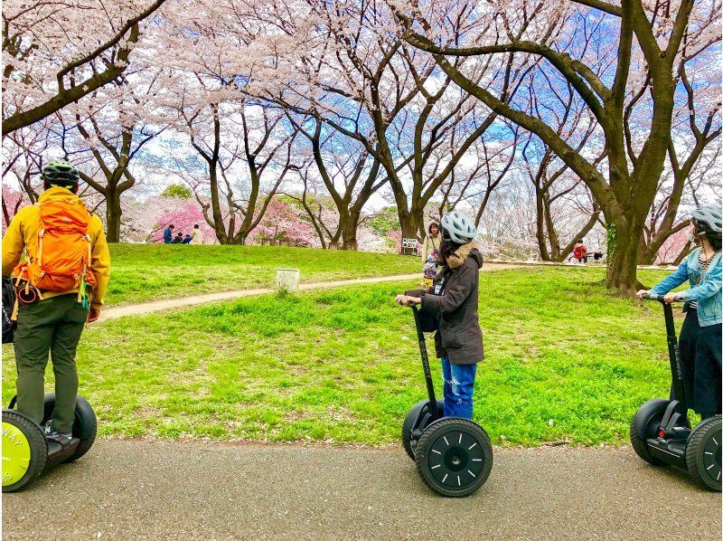昭和記念公園セグウェイツアー（セグウェイジャパン）を楽しむ人々
