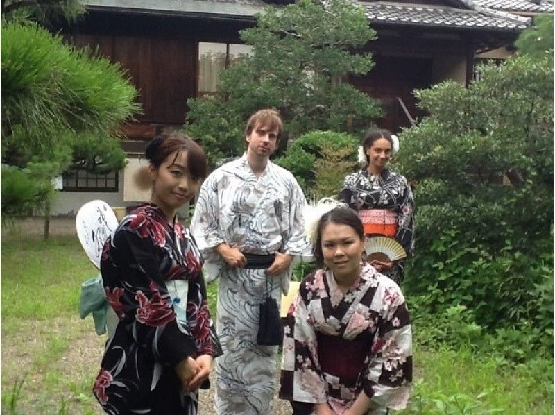 [京都嵐山]在您的住宿區變成浴衣！用專業的敷料保持美麗！ （出差穿衣＆浴衣租賃計劃）の紹介画像