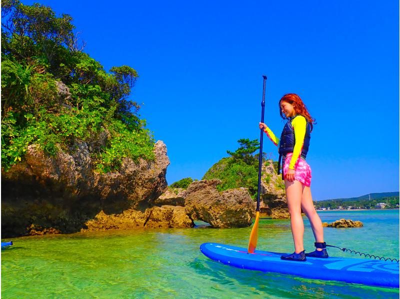 [Okinawa, Onna Village] SUP & Snorkeling "Adventure to a deserted island!" Beginners are safe (Over 1,500 people guided last year / Free photos and video data)の紹介画像