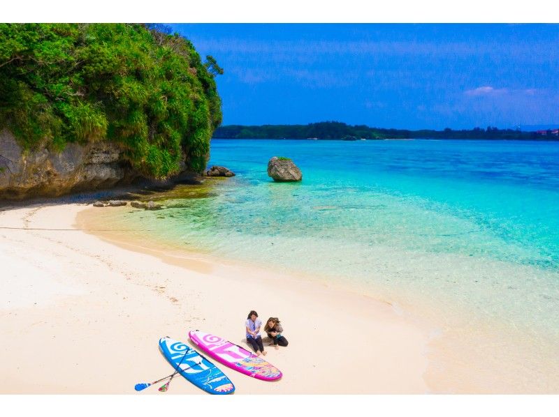 [Okinawa, Onna Village] SUP & Snorkeling "Adventure to a deserted island!" Beginners are safe (Over 1,500 people guided last year / Free photos and video data)の紹介画像