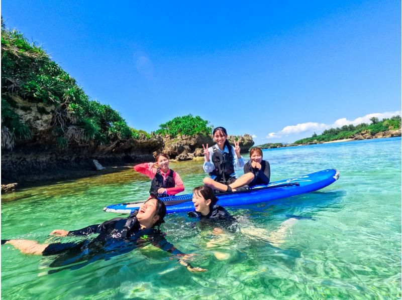 [Okinawa, Onna Village] SUP & Snorkeling "Adventure to a deserted island!" Beginners are safe (Over 1,500 people guided last year / Free photos and video data)の紹介画像