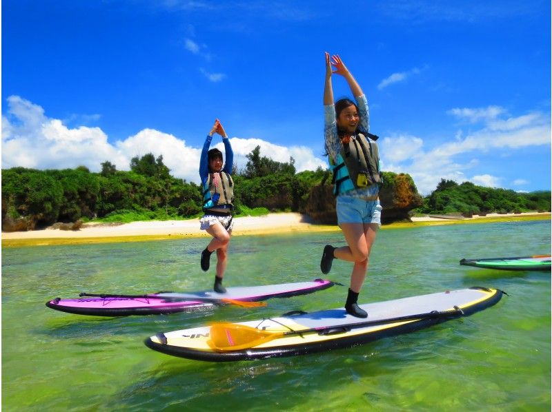 [Okinawa, Onna Village] SUP & Snorkeling "Adventure to a deserted island!" Beginners are safe (Over 1,500 people guided last year / Free photos and video data)の紹介画像