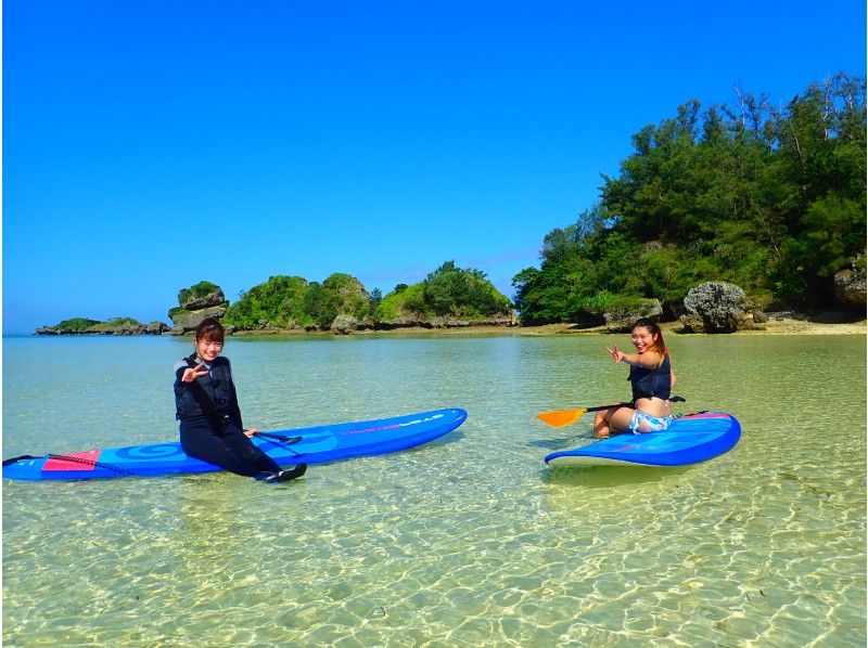 [Okinawa, Onna Village] SUP & Snorkeling "Adventure to a deserted island!" Beginners are safe (Over 1,500 people guided last year / Free photos and video data)の紹介画像