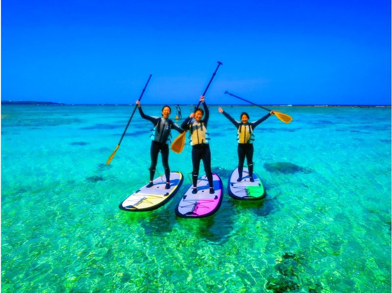 [Okinawa, Onna Village] SUP & Snorkeling "Adventure to a deserted island!" Beginners are safe (Over 1,500 people guided last year / Free photos and video data)の紹介画像