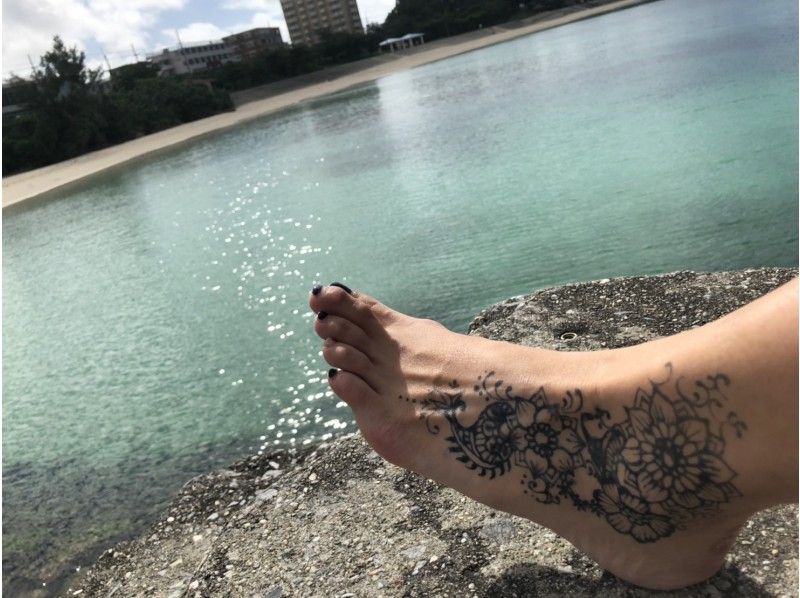 【沖縄・宮古島】海に入っても消えない！ボディアート「ヘナ・ジャグアタトゥー」で南国オシャレを楽しもう！の紹介画像