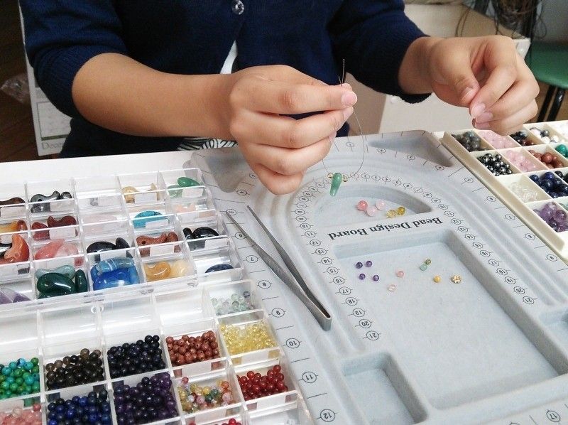 【島根・松江】神話の息づく街の「伝統美観地区」で　天然石の勾玉アクセサリー作り～　初心者・お子様歓迎　の紹介画像