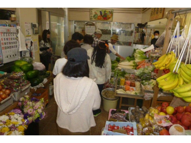 [Okinawa / Nago] Let's experience the food culture Okinawa a sightseeing guided tour "Municipal Market and Sake Brewery Tour"! Reservations are possible from 2 people!の紹介画像