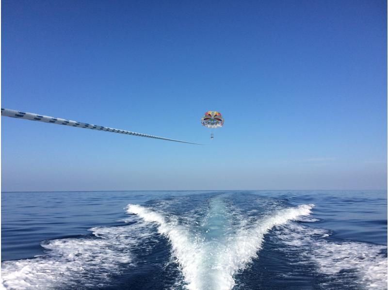 “欣赏壮观的景色！冲绳最长的绳索长度 200m，提供滑翔伞/免费拍摄服务！”の紹介画像