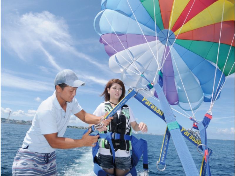 「盡情欣賞壯麗景色！沖繩最長繩索，200 公尺滑翔傘體驗/包含免費拍照服務！」2025の紹介画像