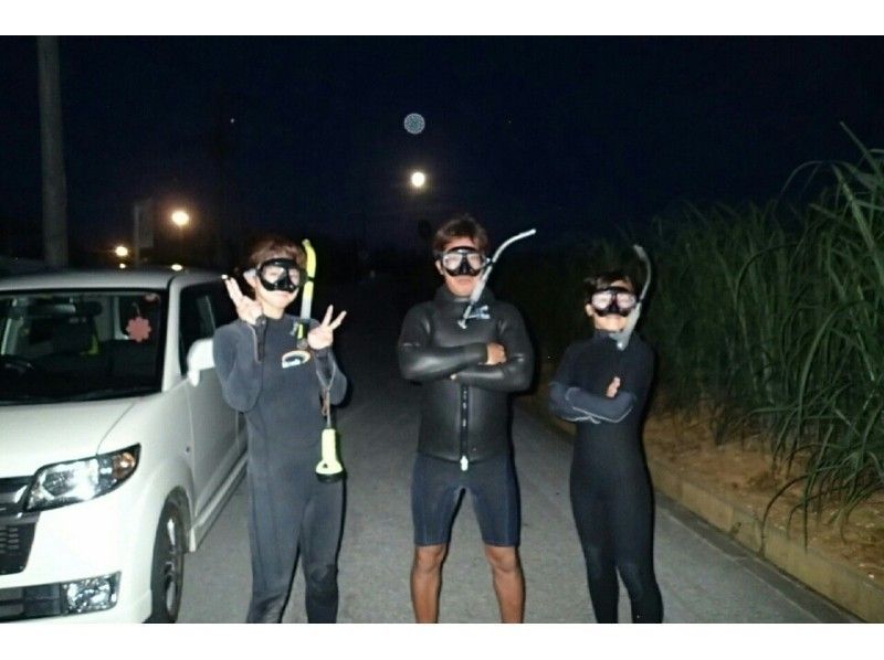 [Okinawa ・ Sakai Maeda] Night snorkel Enjoy the sea in the evening ! free photo data With a gift ♪