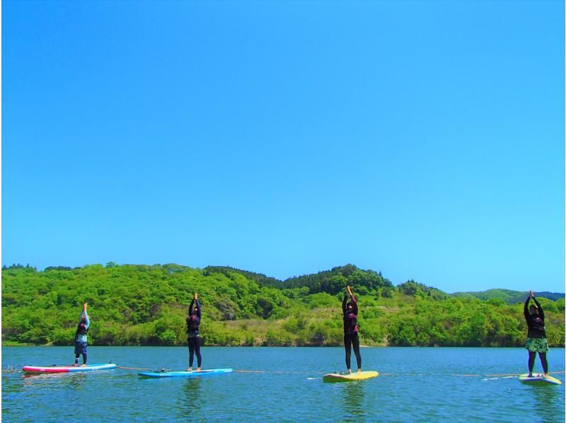 【竜神サップ】茨城県北自然遺産、竜神渓谷の自然美とダイナミックな竜神バンジーを湖面から楽しむ自然体験サップツアー【初心者～・初期講習あり】の紹介画像