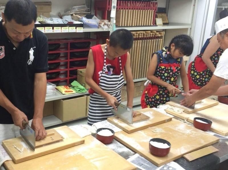 [Kyoto / Sanjo] Real soba making experience taught by “Contemporary Master of the Country”