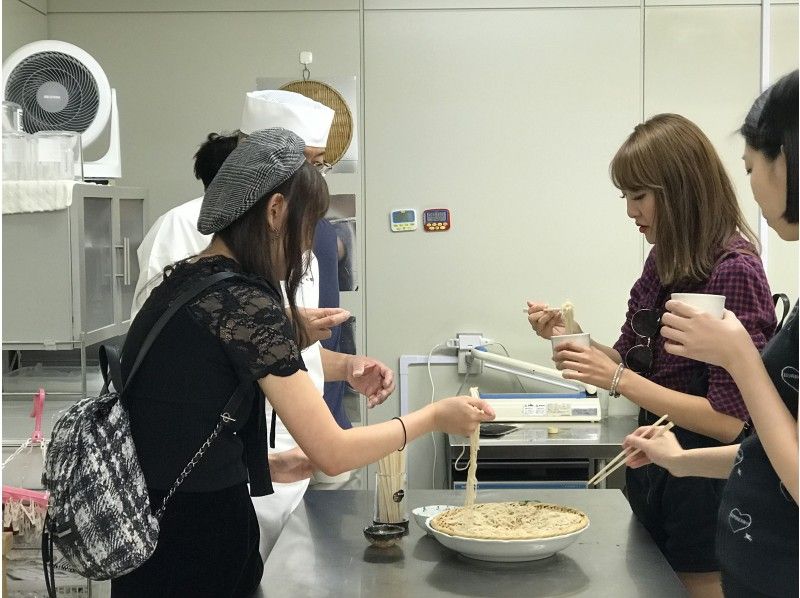 [京都·Sanjo]“當代國家大師”教授的真正的蕎麥麵製作經驗！每月3次/週日[1至4人計劃]の紹介画像
