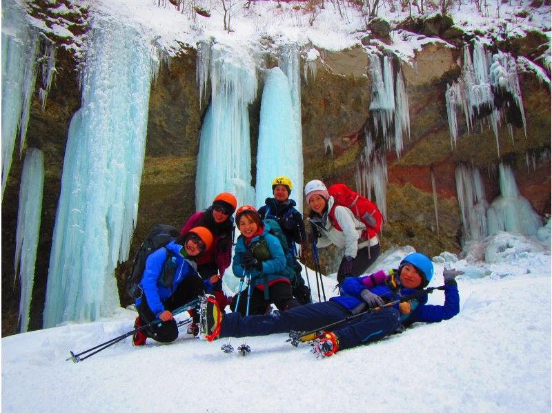 [โทจิกิแสงแดด] มุมมองที่ยอดเยี่ยมของแสงแดดของอัญมณีฤดูหนาว! Nikko Unryukeikoku icefall เดินป่า (วอล์คเกอร์ดี) ※ค้อนใช้の紹介画像