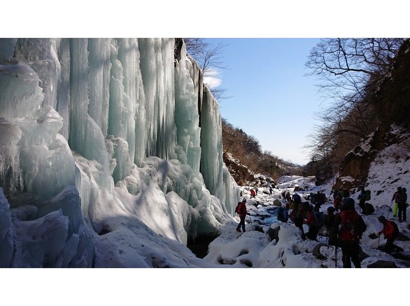 [โทจิกิแสงแดด] มุมมองที่ยอดเยี่ยมของแสงแดดของอัญมณีฤดูหนาว! Nikko Unryukeikoku icefall เดินป่า (วอล์คเกอร์ดี) ※ค้อนใช้の紹介画像