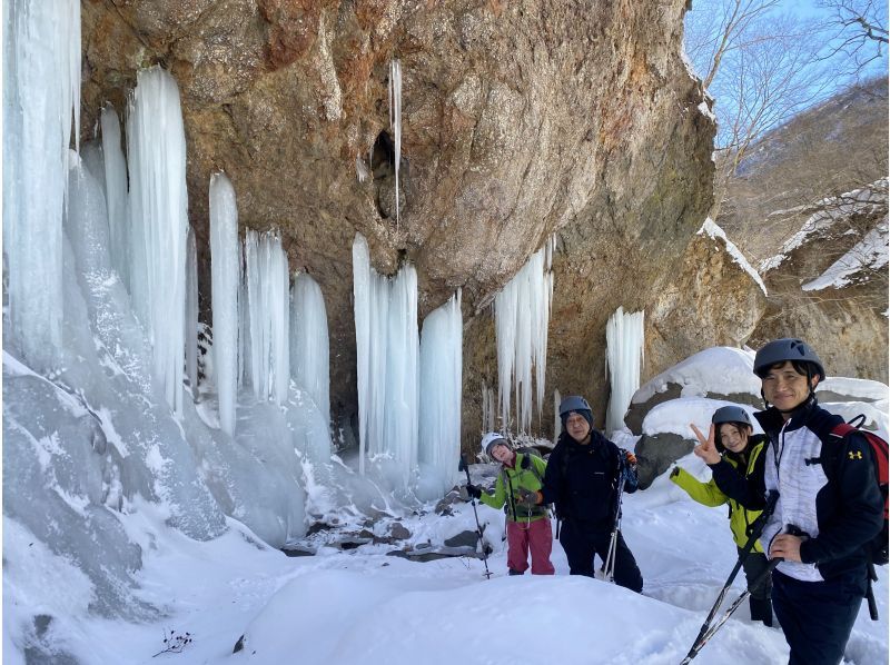 [โทจิกิแสงแดด] มุมมองที่ยอดเยี่ยมของแสงแดดของอัญมณีฤดูหนาว! Nikko Unryukeikoku icefall เดินป่า (วอล์คเกอร์ดี) ※ค้อนใช้の紹介画像