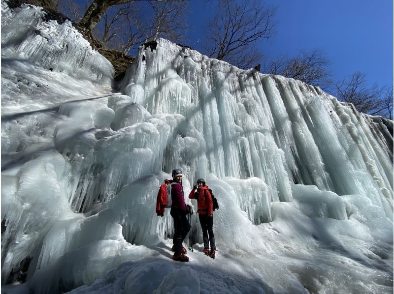 [โทจิกิแสงแดด] มุมมองที่ยอดเยี่ยมของแสงแดดของอัญมณีฤดูหนาว! Nikko Unryukeikoku icefall เดินป่า (วอล์คเกอร์ดี) ※ค้อนใช้の紹介画像