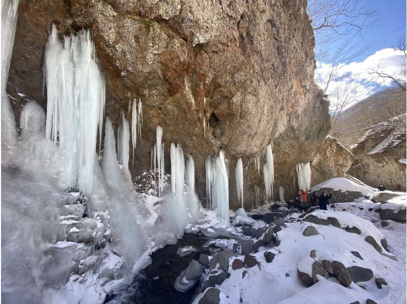 [โทจิกิแสงแดด] มุมมองที่ยอดเยี่ยมของแสงแดดของอัญมณีฤดูหนาว! Nikko Unryukeikoku icefall เดินป่า (วอล์คเกอร์ดี) ※ค้อนใช้の紹介画像