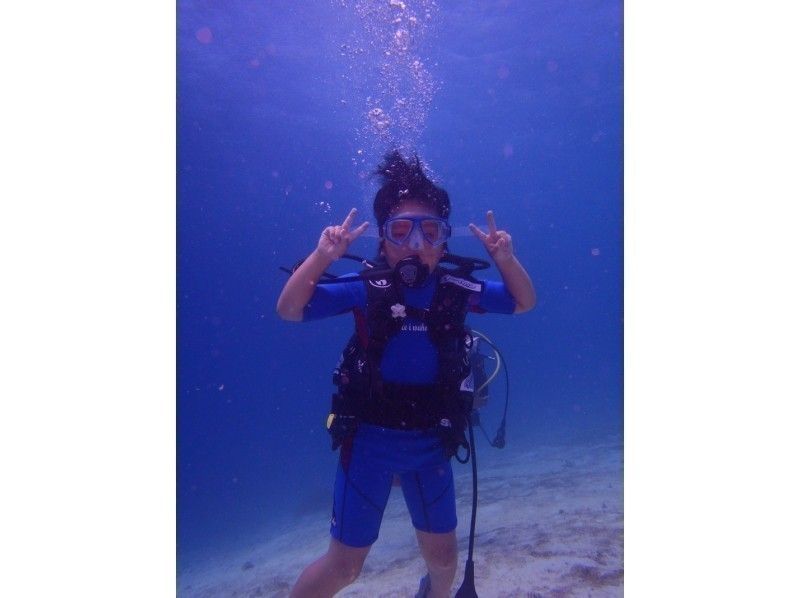 【오키나와・푸른 동굴】완전 전세! 가족 모두가 즐기자 체험 다이빙! 사진 동영상 무료 선물!の紹介画像