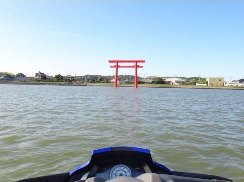 【Ibaraki / Itakoi】 Let's go to see a huge torii gate on a rent boat. [Cruising cruise 40 minutes]の紹介画像