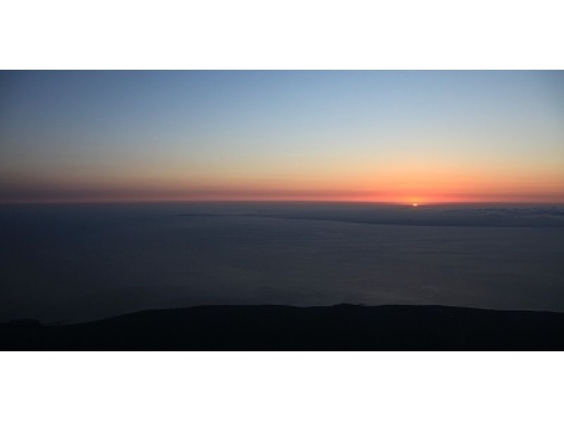 [ฮอกไกโด- เกาะริชิริ] บริการนำเที่ยวธรรมชาติริชิริ - ปีนเขาในเวลากลางคืน (2 วัน) ในเวลา จำกัด ! แผนพิเศษの紹介画像