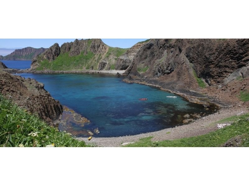 【Hokkaido · Rishiri Island】 Rishiri nature guide service · Rishiri Island sea kayak camp planの紹介画像