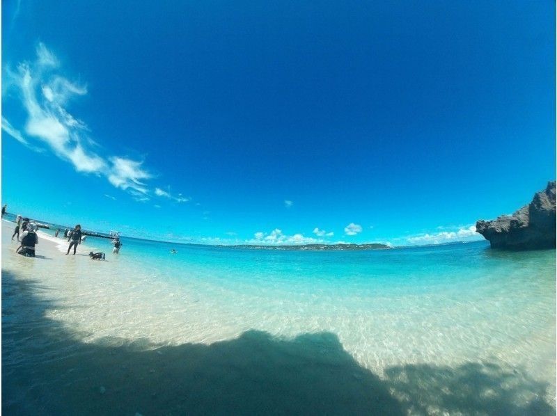 [沖縄·南城市]這個日還行！離荒島只有15分鐘！ Komaka無人居住的島嶼擁有縣內最高的透明度！ ！の紹介画像