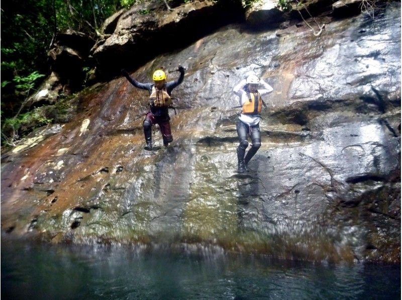 [冲绳·Ishigaki]红树林独木舟和Pinaisara瀑布和溪降洞穴探险の紹介画像