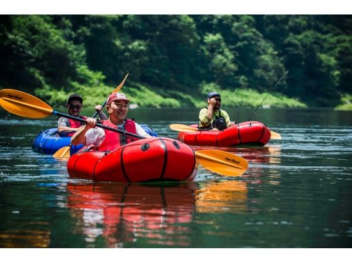 【埼玉・長瀞】はじめてでも安心!安定感のあるパックラフト体験 《湖でのんびり/カップル・女性・ファミリーに》 【埼玉・長瀞】はじめてでも安心!安定感のあるパックラフト体験 《湖でのんびり/カップル・女性・ファミリーに》