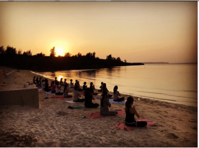 【 ฟุกุโอกะ จังหวัด· มุนากาตะ เมือง] Sunset Beach Yoga! ได้รับการเยียวยาจากทะเลเพิ่มพลังด้วยพลังงานจากดวงอาทิตย์!の紹介画像