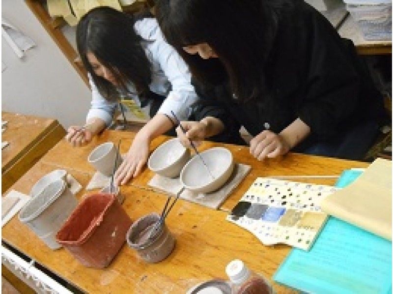 [ไอจิ / สถานีนาโกย่า 5 นาที] ประสบการณ์ศิลปะเซรามิก "การทำจาน" + การวาดภาพและระบายสี! ศิลปะเซรามิกที่ง่ายที่สุด!の紹介画像