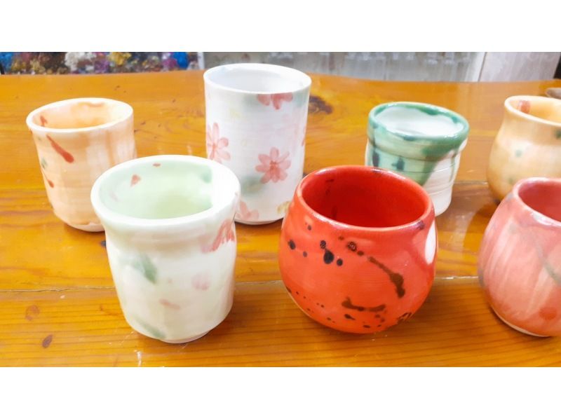 愛知・名古屋駅5分】手びねり陶芸体験で作品を1点作ろう！+絵付け、色