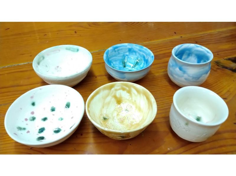 愛知・名古屋駅5分】手びねり陶芸体験で作品を1点作ろう！+絵付け、色