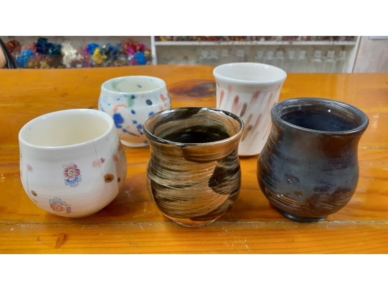 愛知・名古屋駅5分】手びねり陶芸体験で作品を1点作ろう！+絵付け、色