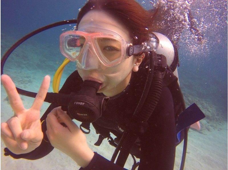 【那覇発・半日・慶良間諸島】海ガメに逢える!?カメラレンタル無料！初心者でも安心の体験ダイビング（国立指定公園コース）の紹介画像