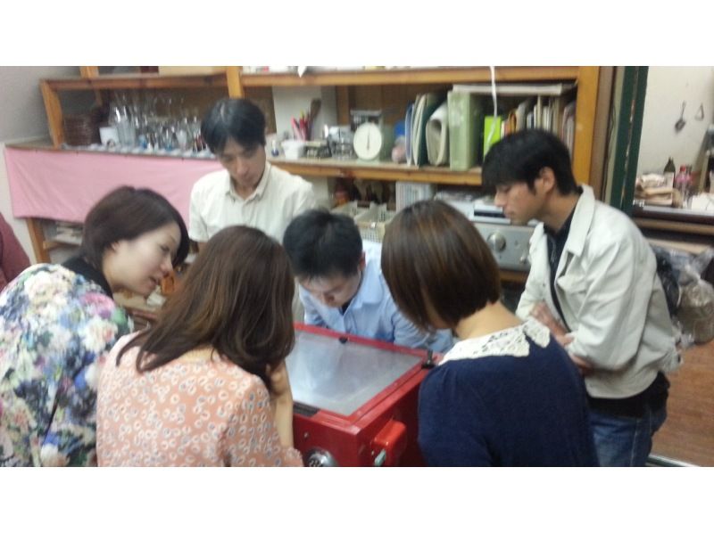 【愛知/名古屋站5分鐘】“噴砂體驗”是吹沙和刮眼鏡的體驗！吐司加果汁・當天預訂即可！の紹介画像