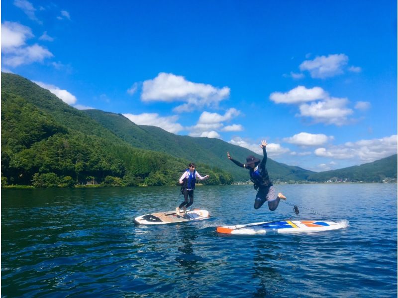 【長野・森の湖SUP】写真＆ガイドつき♪ 澄んだ湖水と丁寧な初心者レッスンで人気！みんな楽しい木崎湖SUPツアーの紹介画像