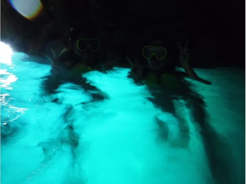 【D计划】Minnajima＆Blue Cave Snorkel＆Parasol SET计划（转让：午餐：包括寄宿费）の紹介画像