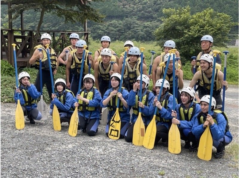 [ชิซูโอกะ/ โกเท็มบะ] ทัวร์ล่องแก่งครึ่งวันที่แม่น้ำฟูจิไหลที่เชิงใต้ของภูเขาไฟฟูจิの紹介画像