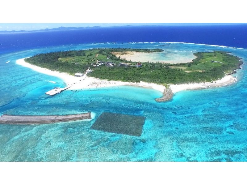 [แผน G-2] Minnajima & ถ้ำสีฟ้า Snorkel & Parasol SET &พาราเซลลิ่ง(Parasailing)(อาหารกลางวัน: ขึ้นเครื่อง: พร้อมอาหาร)の紹介画像