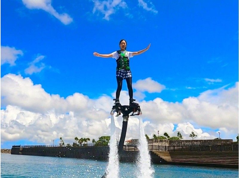 [沖繩/那霸/宜野灣] Flyboard，最新的拖曳管等。您可以從您最喜歡的2種活動中選擇！超值和流行的“C計劃♪”の紹介画像