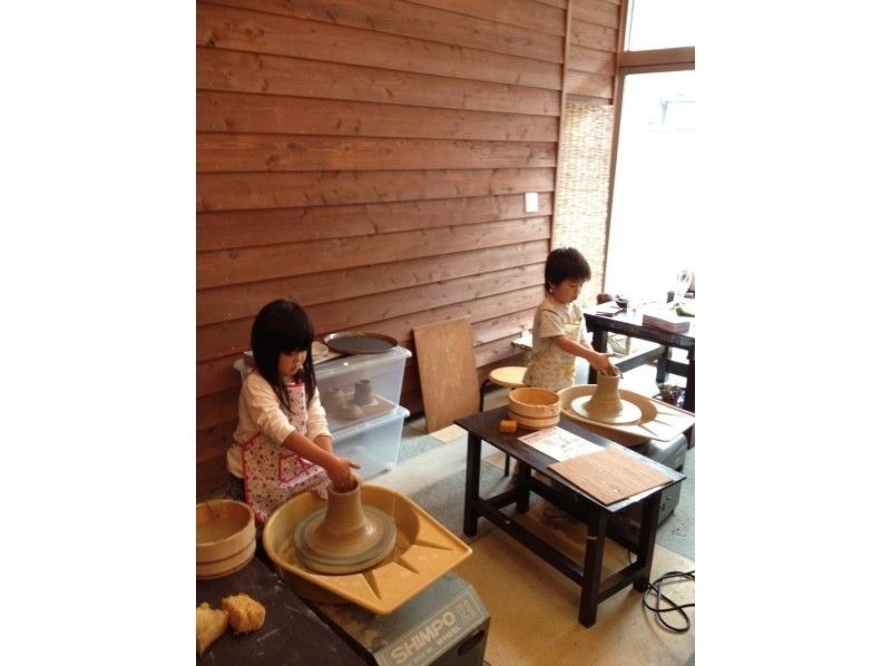 [Ishikawa/ Komatsu City] “Electric Rokuro” experience at Kutani ware workshop! Make your own work! Children can also enjoy!の紹介画像