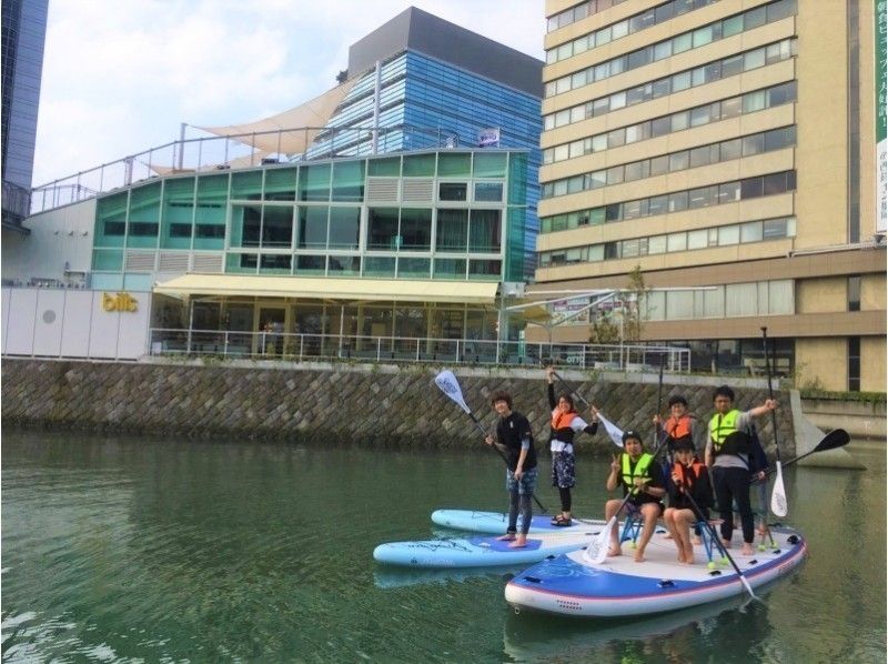 【Fukuoka / Nishinakasu / SUP】 Everyone is bored with water! Let's enjoy the large SUP (6 seater board) for private use.の紹介画像
