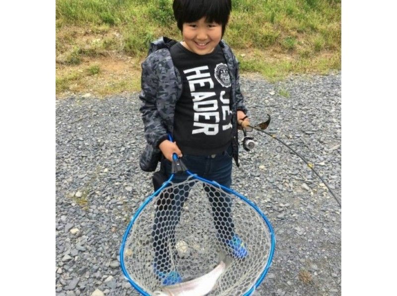 [Miyagi Prefecture Tome City] Beginners are welcome! 4 hours fishing "Lure Rod"Rental set planの紹介画像