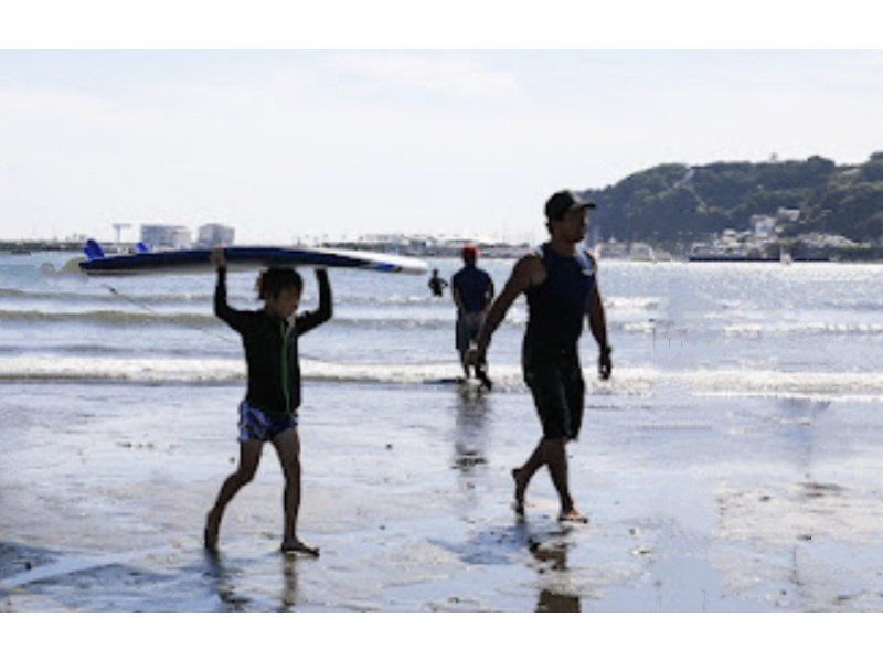 [神奈川-湘南-冲浪课程在父母子女冲浪！ 2个人以上（大人和儿童）有限★家庭计划★の紹介画像