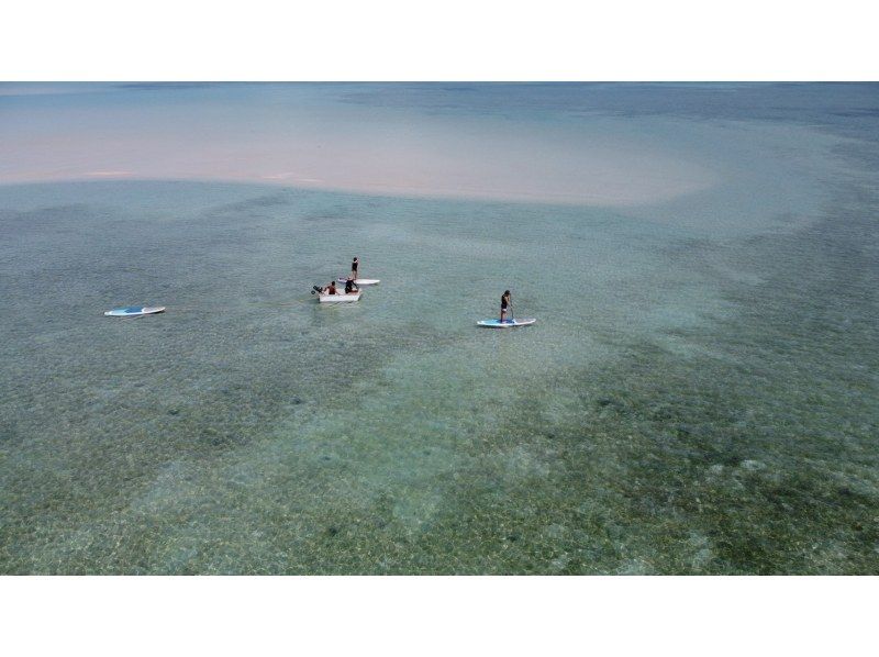 SALE! [Miyakojima] Beginners welcome! Landing tour to the phantom island (Yuni Beach) on SUP! Only our shop offers SUP! Free drone photography! Includes Sanpin tea!の紹介画像