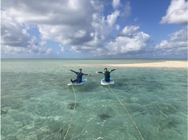 SALE！【宮古島】初心者大歓迎！SUPで行く幻の島（ユニの浜）へ上陸ツアー！SUPでの開催は当店のみ！ドローン撮影無料！さんぴん茶付き！の紹介画像